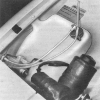 Porsche 944, Scheinwerfer-Reinigungs-Behlter