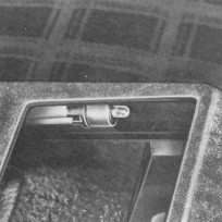Porsche 944, Aschenbecherleuchte auswechseln